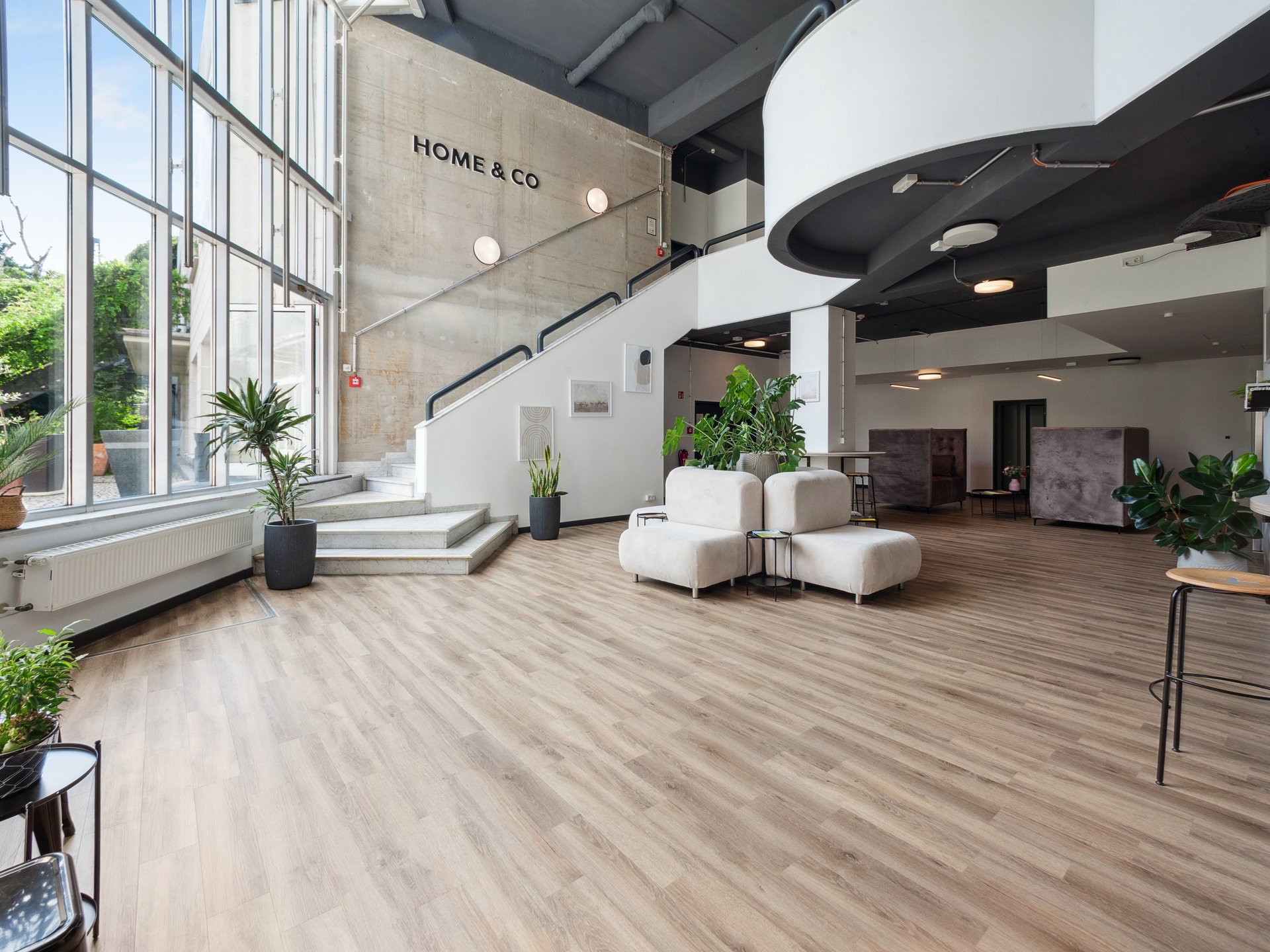 backbone_553080-B_B_085_raw_WEB